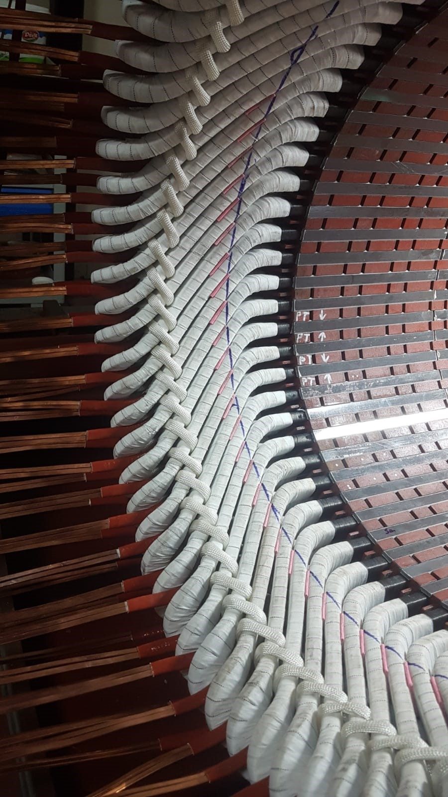 Medium-voltage stator winding installation